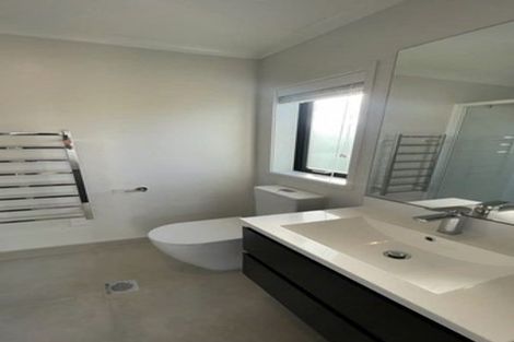 Photo of property in 7/77 Glenmore Road, Sunnyhills, Auckland, 2010