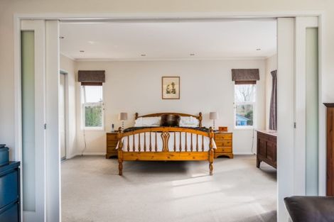 Photo of property in 21 Robert Burke Place, Henderson, Auckland, 0612