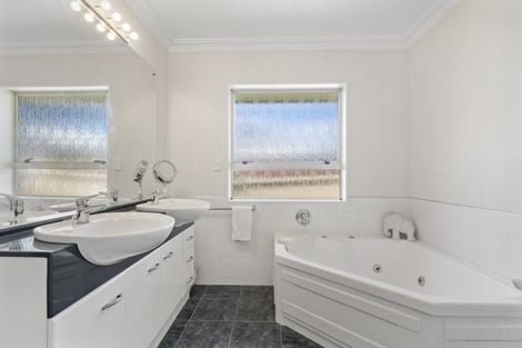 Photo of property in 2 Eighth Avenue, Tauranga, 3110