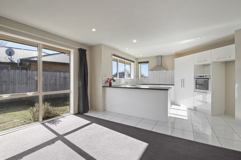 Photo of property in 144d High Street, Oxford, 7430