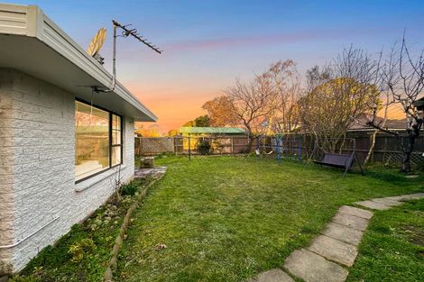 Photo of property in 2/37 Karnak Crescent, Russley, Christchurch, 8042