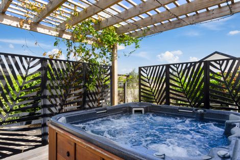 Photo of property in 13 Awanui Crescent, Matakana, Warkworth, 0985