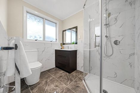 Photo of property in 11 Dorendia Place, Clendon Park, Auckland, 2103