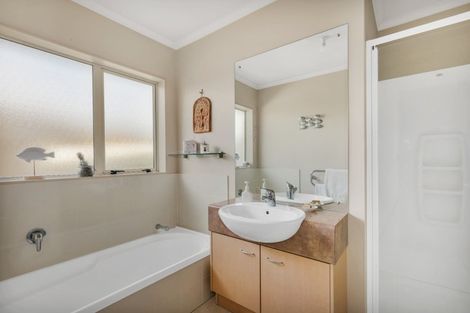 Photo of property in 6 Lantern Court, Henderson, Auckland, 0612