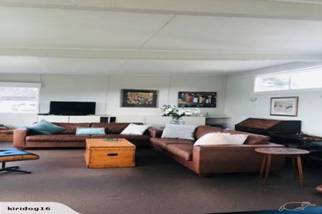 Photo of property in 23 Seaview Road, Castor Bay, Auckland, 0620