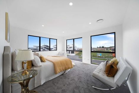 Photo of property in 9 Korowhiti Road, Clarks Beach, 2122