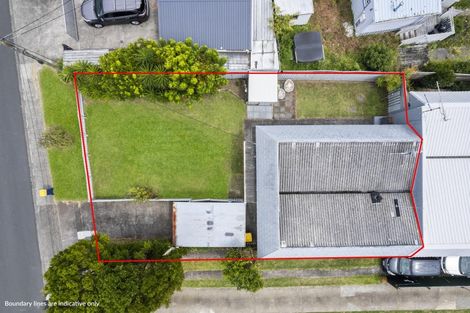 Photo of property in 1/2a Eskdale Road, Birkdale, Auckland, 0626
