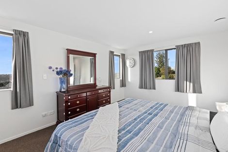 Photo of property in 16 Eric Gifford Drive, Ranui, Auckland, 0612