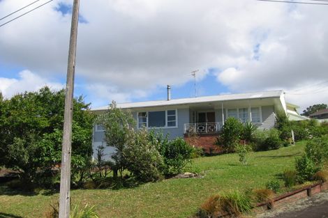 Photo of property in 15a Gill Crescent, Blockhouse Bay, Auckland, 0600