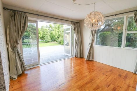 Photo of property in 143 Ruamahanga Crescent, Terrace End, Palmerston North, 4410