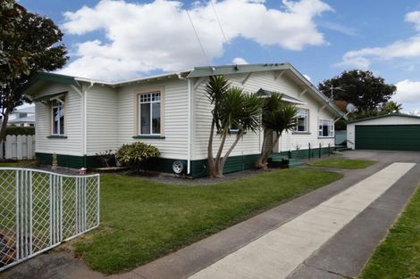 Photo of property in 29 Douglas Street, Hawera, 4610