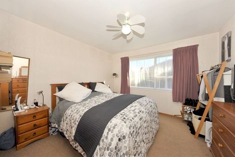 Photo of property in 84 Farquhars Road, Redwood, Christchurch, 8051