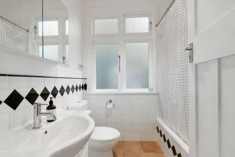 Photo of property in 6 Kowhai Street, Eastbourne, Lower Hutt, 5013