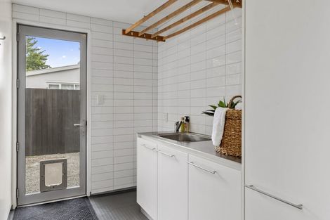 Photo of property in 60 Aikmans Road, Merivale, Christchurch, 8014