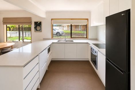 Photo of property in 1/9 Basilton Close, Bucklands Beach, Auckland, 2012