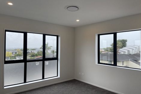 Photo of property in 26a Reeves Road, Pakuranga, Auckland, 2010