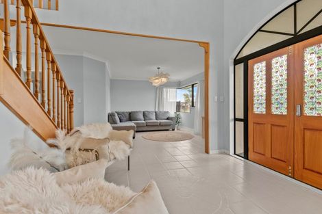 Photo of property in 41 Royal Oak Drive, Kelvin Grove, Palmerston North, 4414