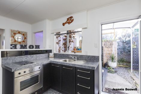 Photo of property in 16 Carow Street, Palmerston North, 4410