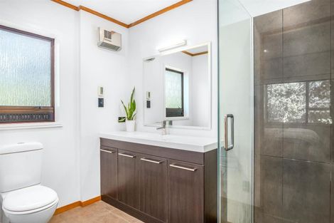 Photo of property in 77 Paremata Road, Paremata, Porirua, 5024