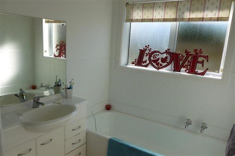 Photo of property in 2/29 Colwyn Street, Bryndwr, Christchurch, 8053