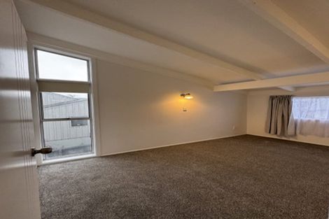 Photo of property in 1/3 Miraka Place, Birkenhead, Auckland, 0626