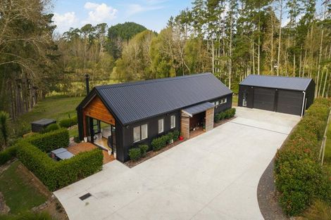 Photo of property in 685 Inland Road, Helensville, 0875
