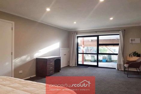 Photo of property in 10 Lindaver Grove, Merrilands, New Plymouth, 4312