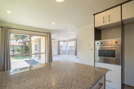 Photo of property in 33 Thomas Moore Place, Pukekohe, 2120