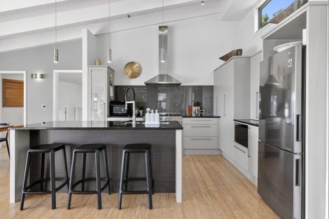 Photo of property in 28 Commodore Place, Britannia Heights, Nelson, 7010