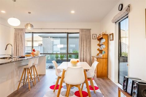 Photo of property in 29 Resolution Drive, Gulf Harbour, Whangaparaoa, 0930
