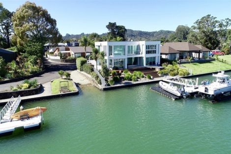 Photo of property in 102 South Highway East, Whitianga, 3510