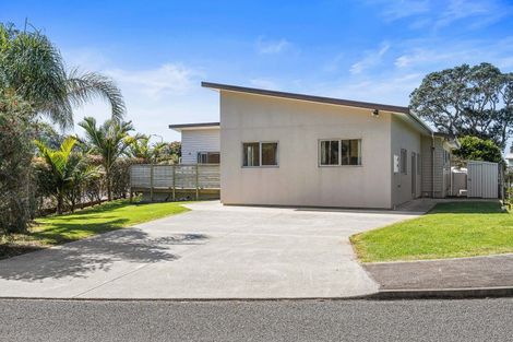 Photo of property in 15 Motutara Road, Oakura, Hikurangi, 0184