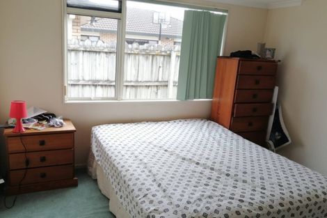 Photo of property in 12 Mellefont Close, East Tamaki Heights, Auckland, 2016