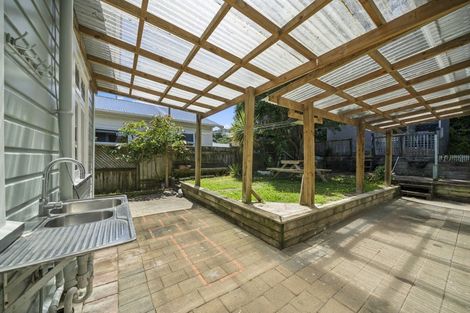 Photo of property in 34 Darlington Road, Miramar, Wellington, 6022