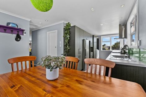 Photo of property in 9 Regent Place, Blagdon, New Plymouth, 4310