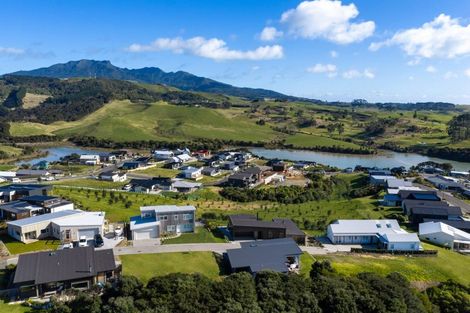 Photo of property in 2 Koromiko Lane, Raglan, 3225