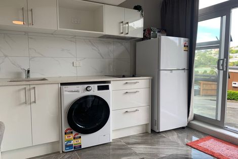 Photo of property in 8 Kopiko Way, Brooklyn, Wellington, 6021