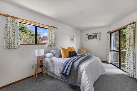 Photo of property in 28 Pohutukawa Avenue, Red Beach, 0932