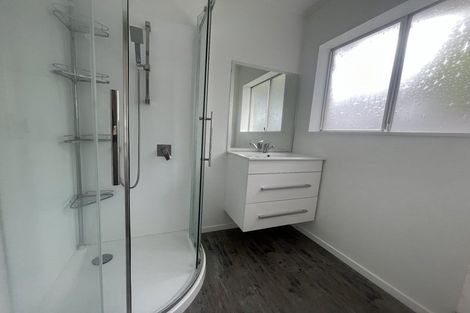 Photo of property in 25a Chetwode Grove, Newlands, Wellington, 6037