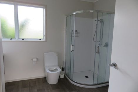 Photo of property in 16 Chipping Dale, Mangere Bridge, Auckland, 2022