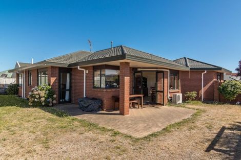 Photo of property in 139 Guildford Drive, Paraparaumu Beach, Paraparaumu, 5032