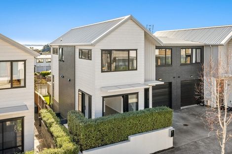 Photo of property in 17 Seafarer Crescent, Stanmore Bay, Whangaparaoa, 0932