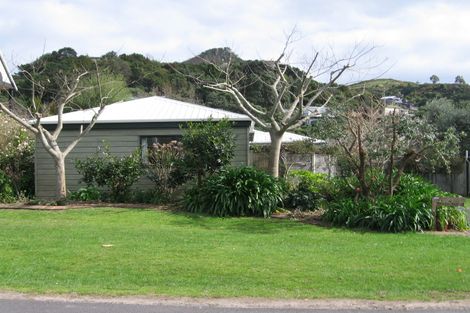 Photo of property in 26 Hahei Beach Road, Hahei, Whitianga, 3591