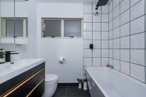 Photo of property in 2/70 Archers Road, Glenfield, Auckland, 0629