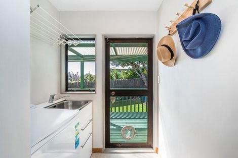 Photo of property in 28 Matenga Street, Waikanae, 5036