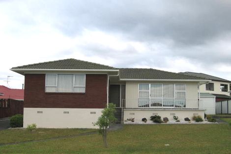 Photo of property in 23 Butterworth Drive, Glendene, Auckland, 0602