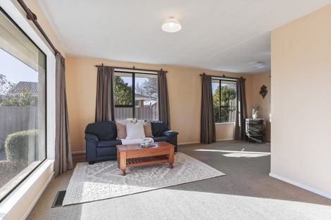 Photo of property in 3 Manson Place, Russley, Christchurch, 8042