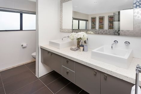 Photo of property in 12 Mark Edward Drive, Half Moon Bay, Auckland, 2012