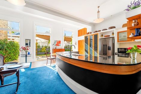 Photo of property in 2/5 King Edward Parade, Devonport, Auckland, 0624