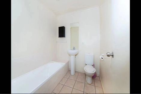 Photo of property in 3/51 Henderson Valley Road, Henderson, Auckland, 0612